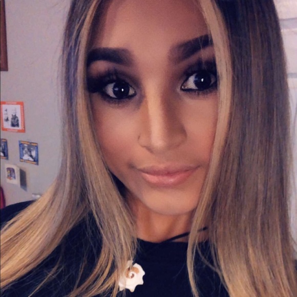 Meet your Posher, Viviana - Picture 1 of 1